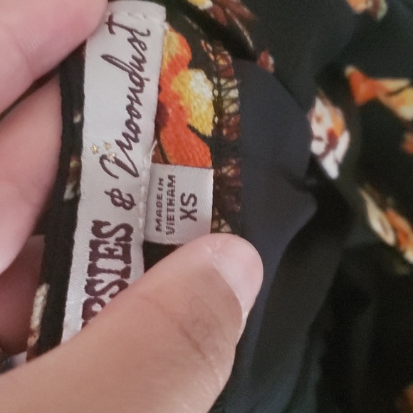 Gypsies and Moondust Mini Floral Skirt - Picture 4 of 6